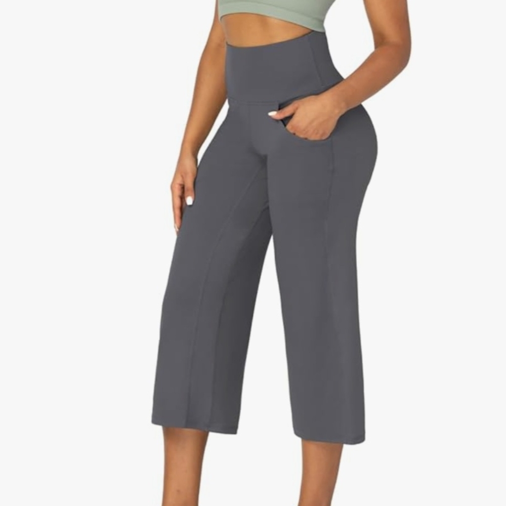 Gray Cropped Capris with Relaxed Fit and Wide Waistband
